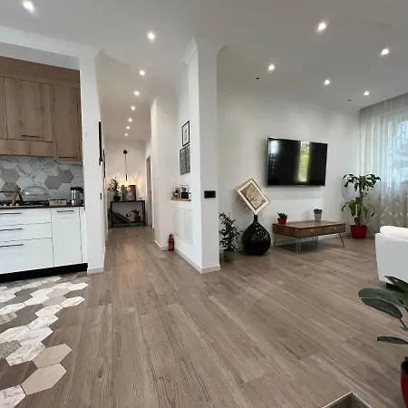 לינה וארוחת בוקר Casa S Marco 3*